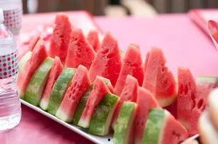 小九吃瓜锦州,揭秘锦州美食背后的故事