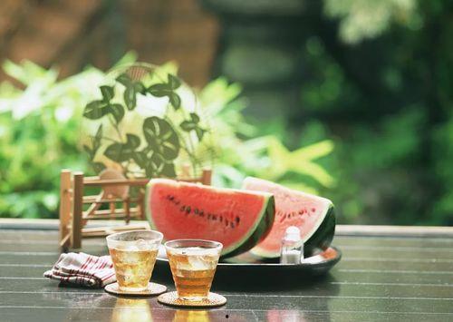 喝茶吃瓜